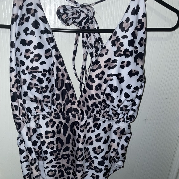 Bathing suit - Picture 2 of 2